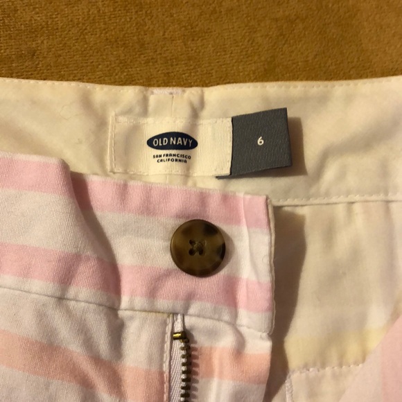 Old Navy shorts - Picture 2 of 4